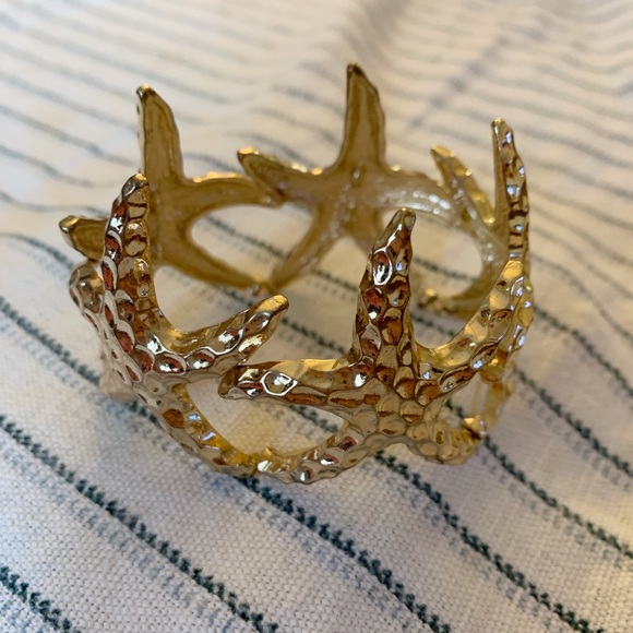 Francesca's Collections Jewelry - FREE W/ PURCHASE Francesca’s Starfish Stretch Bracelet